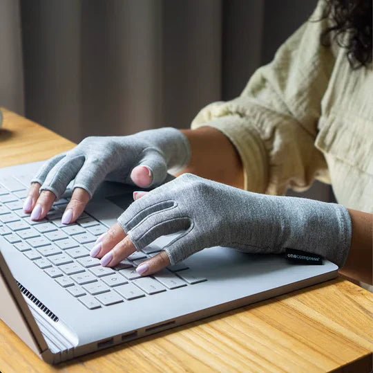 Premium Bamboo Compression Gloves™