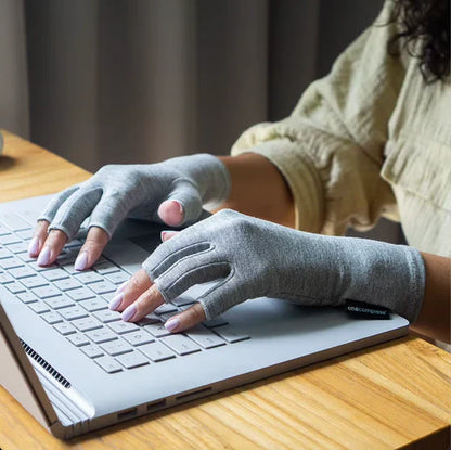 Premium Bamboo Compression Gloves™